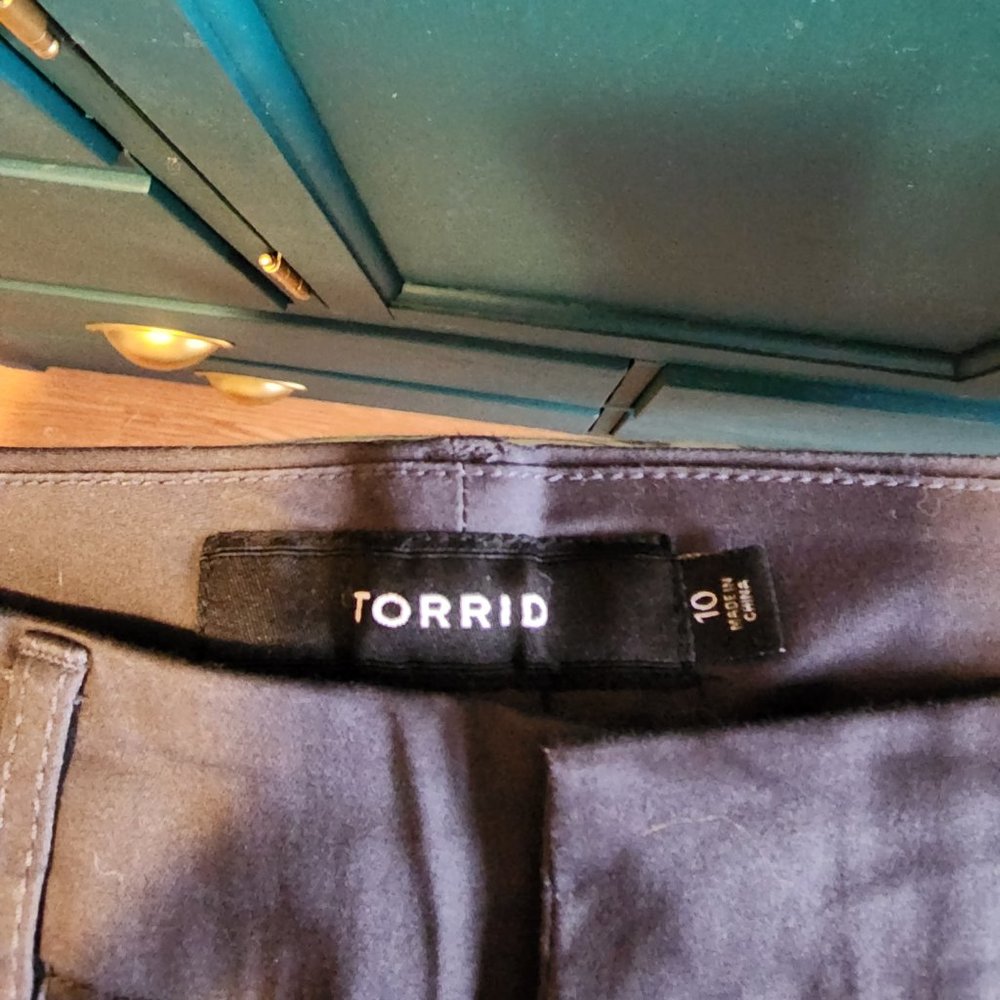 Shorts - Picture 2 of 2